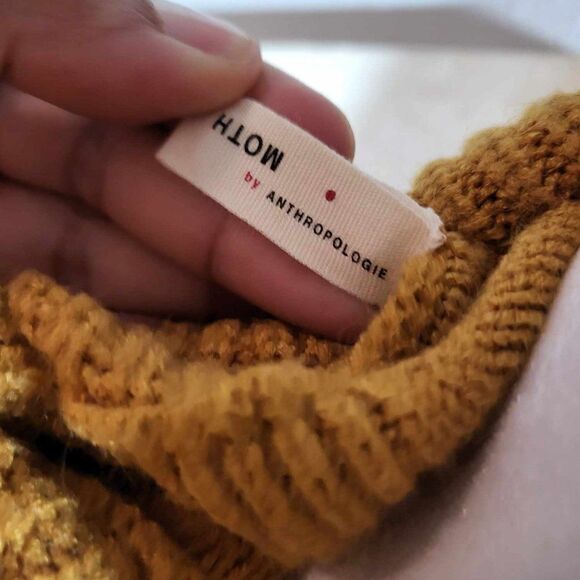 Used Anthropologie, Size Small Sweater  In good condition. - Picture 7 of 13
